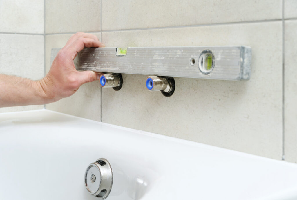 instalar un grifo termostático en el baño